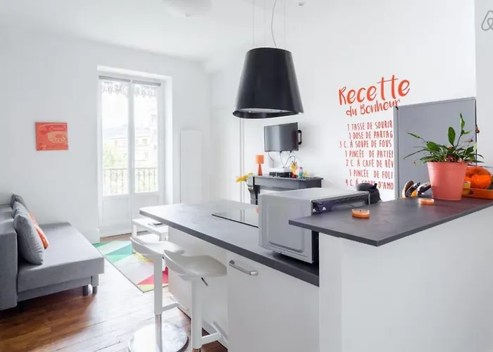 #h0 Le Jaures T2 Fully Equipped Balcony Wifi Apartment