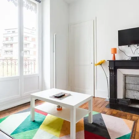 #h0 Le Jaures T2 Fully Equipped Balcony Wifi Apartment *